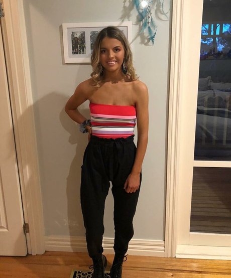 Abbey Jeffrey art star photo