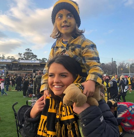 Abbey Jeffrey sexy actress photo