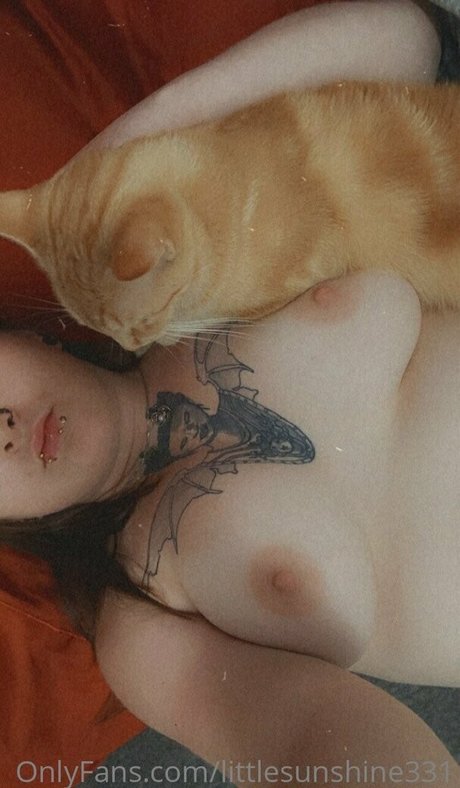 littlesunshine331 naked model picture