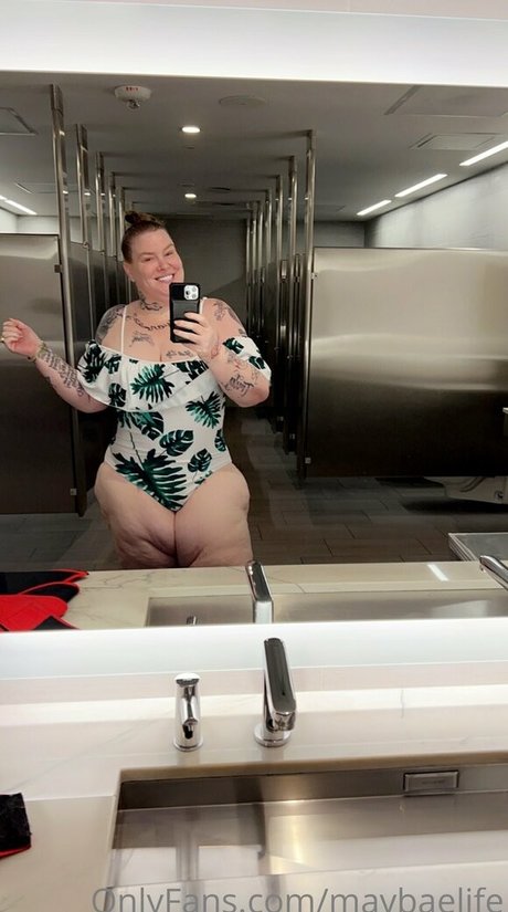 maybaelife art model image