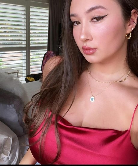 Issy H star hd gallery