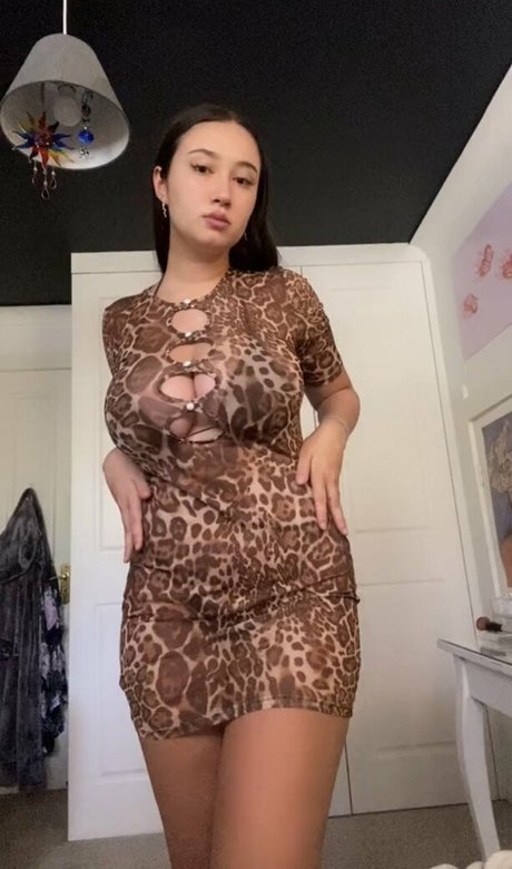 Issy H porn actress picture