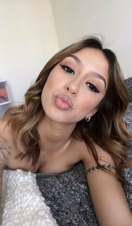 Latina Beauties model pornographic image