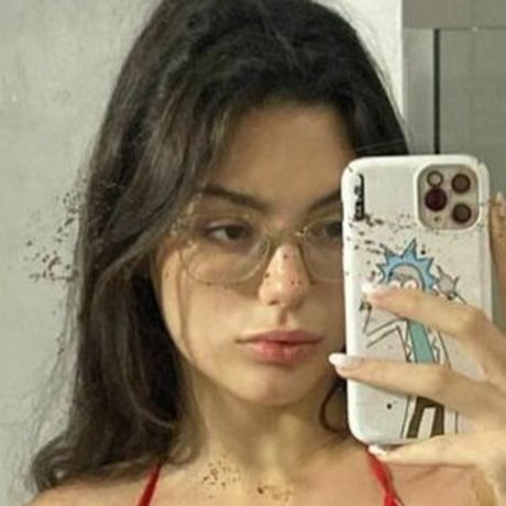 Larissa Saldanha model adult galleries