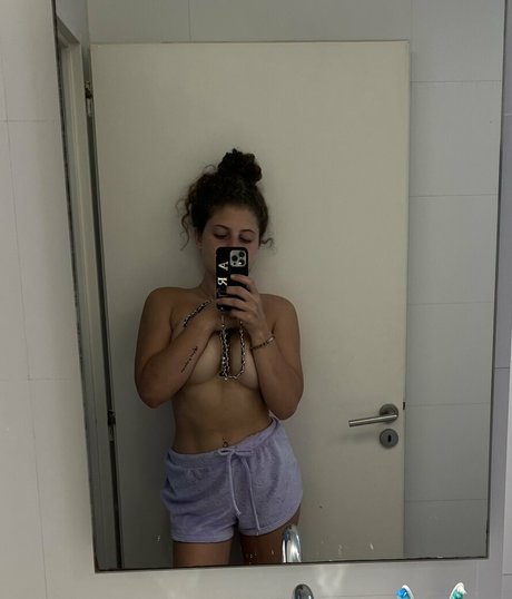 Ailu Gonzalez hd model photo