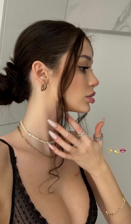 Haniasipa star porn photo