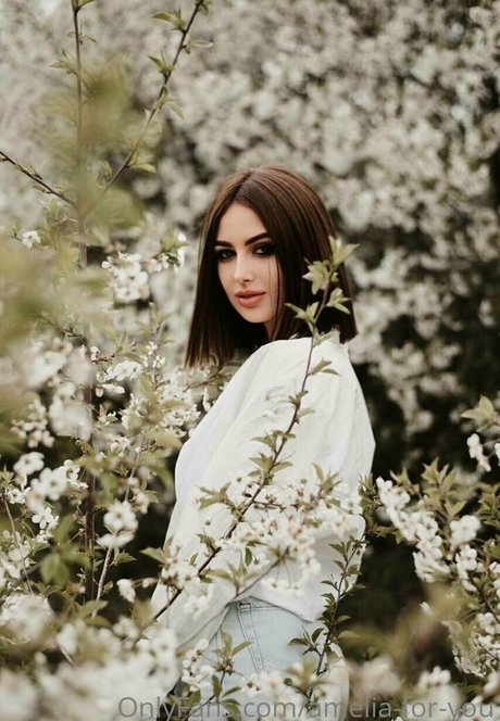 amelia for you model sexy photo