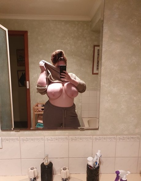 confusedboobs model adult pics