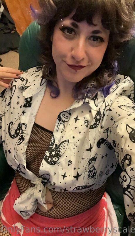 strawberryscales model perfect pics