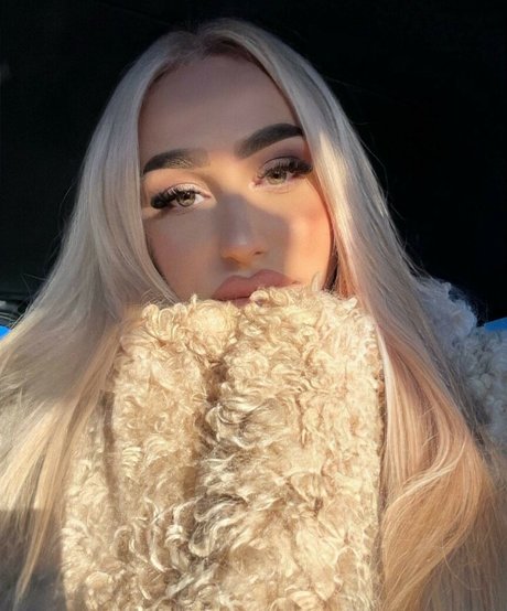 BlondieLana xxx pornstar photos