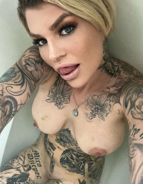 Merry4Fun model beautiful galleries