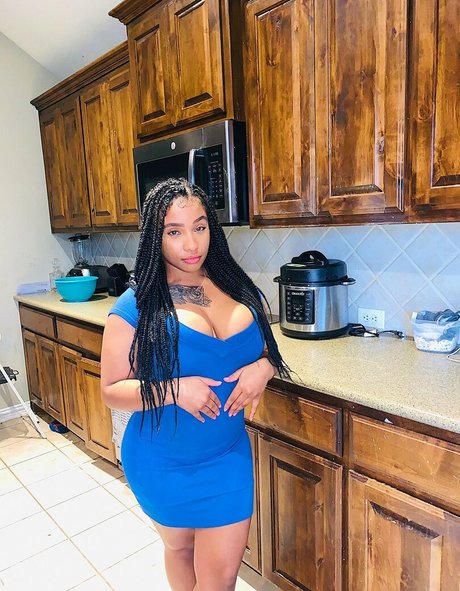 raynellemariah model hd images