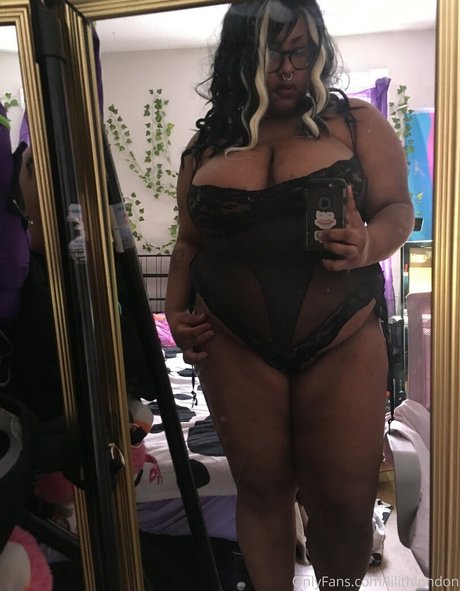 lilithlondon erotic star image