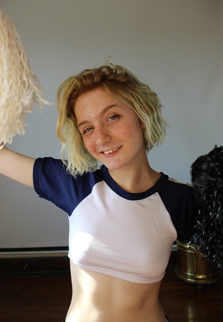 cherrylolli sfw star top image