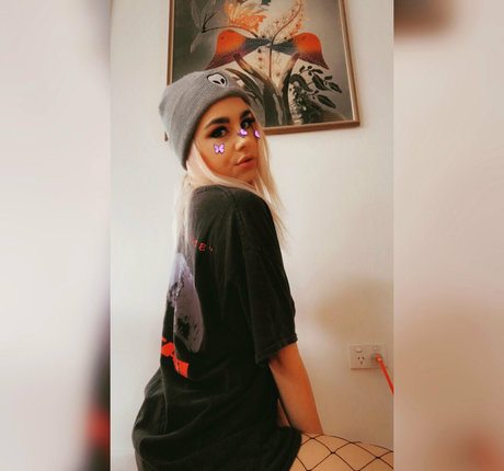 tinytemptress17 model high quality image