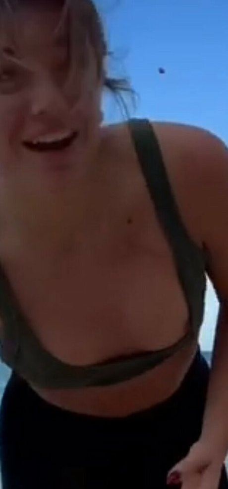 Tabitha Swatosh model beautiful galleries