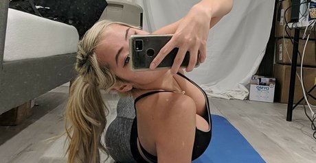 Liquid Pyro erotic pornstar image