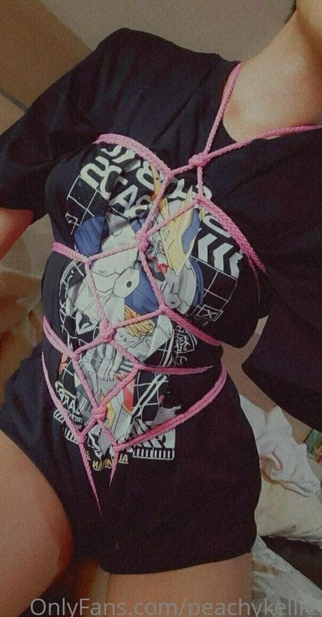 peachykellie model nude gallery