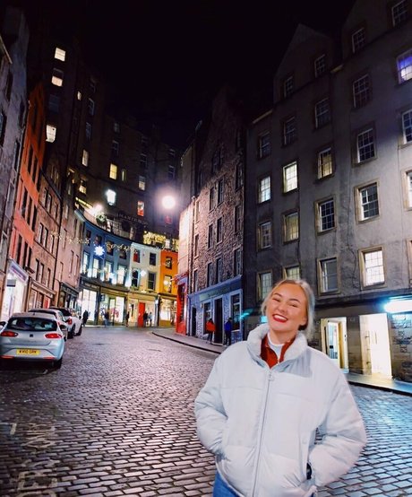 Helayna Birkett star top images