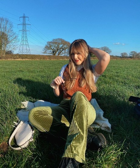 Helayna Birkett model hot picture