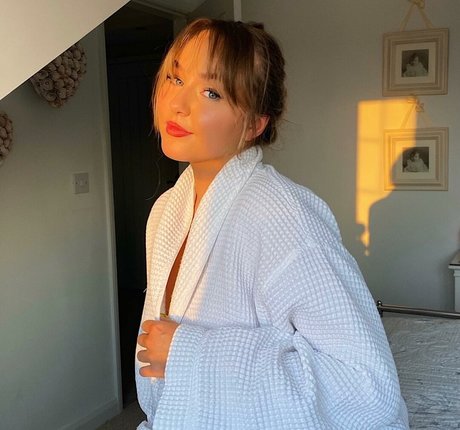 Helayna Birkett beautiful pornstar images