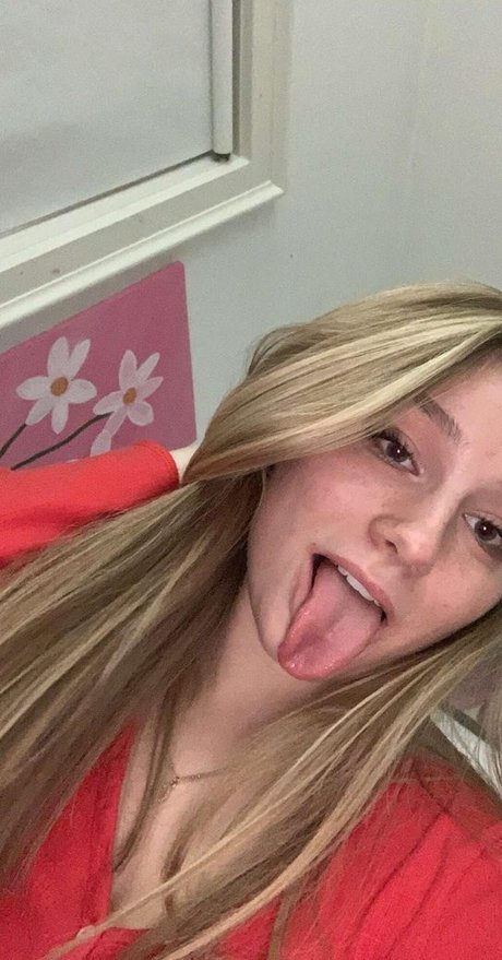 Hannah Woods hd actress img