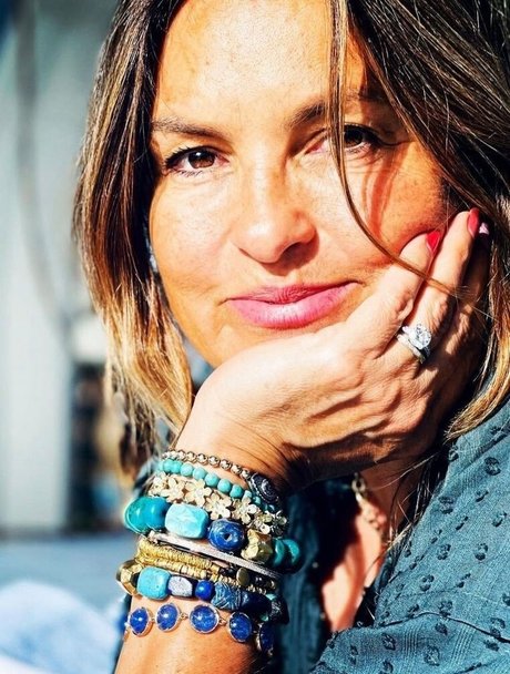 Mariska Hargitay pretty star img