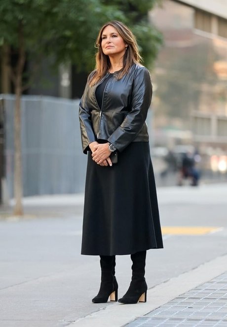 Mariska Hargitay art star img