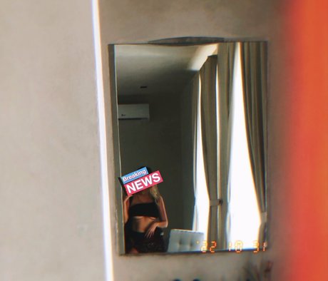 caracagl naked pornstar pic