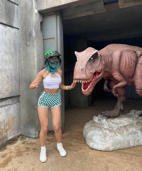 vivacious honey perfect actress img