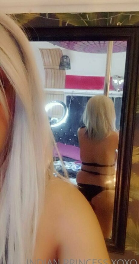 indiangirlnextdoor69 sexy star pic