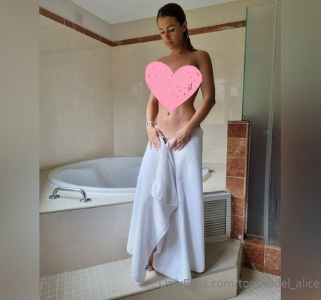 Model Alice free pornstar pics