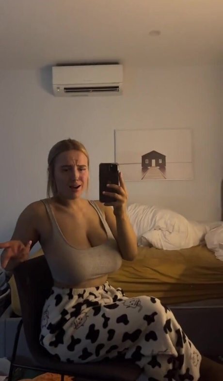 Charlotte Page model erotic pictures