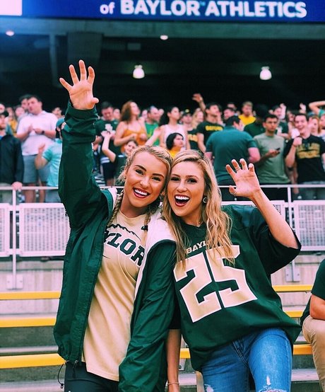 Caroline Wall pretty actress gallery