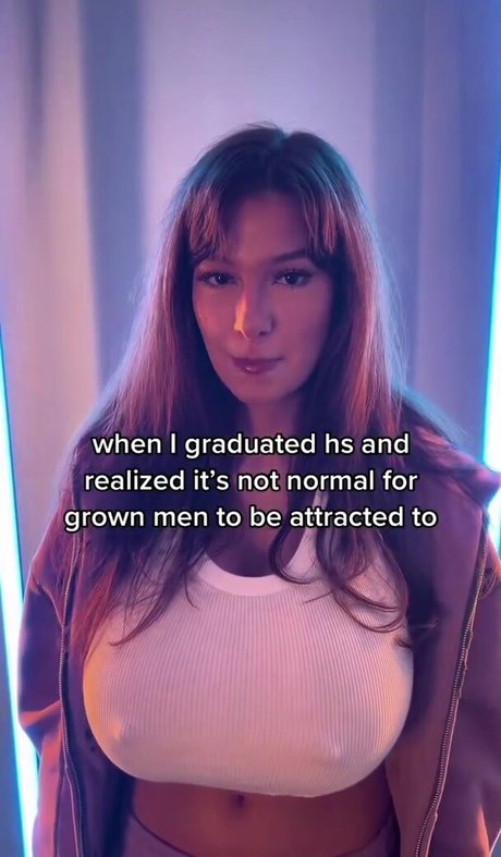 Estallia model high quality images