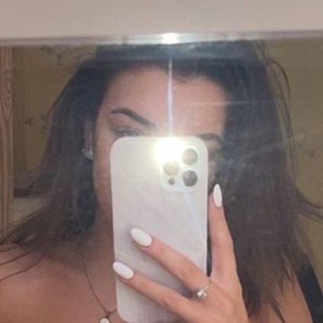 Ella Evans best model photo