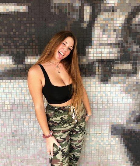 Makenna Adams model nice pic