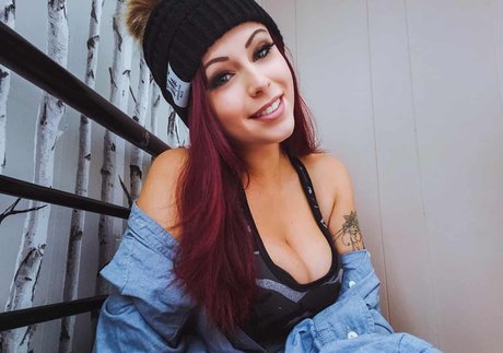 Madison Agnew nude model archive