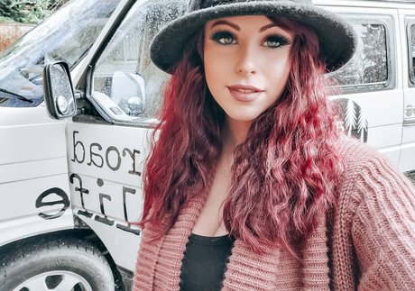 Madison Agnew star exclusive pics