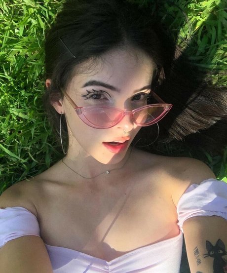 Victoria Ribeiro star naked photos