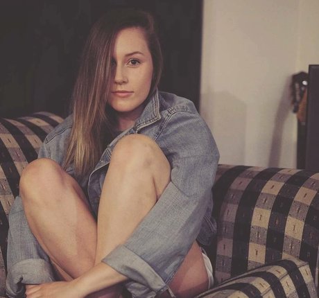 Elizabeth Height free actress image