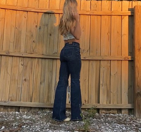 Isabella DuCharme star art pictures