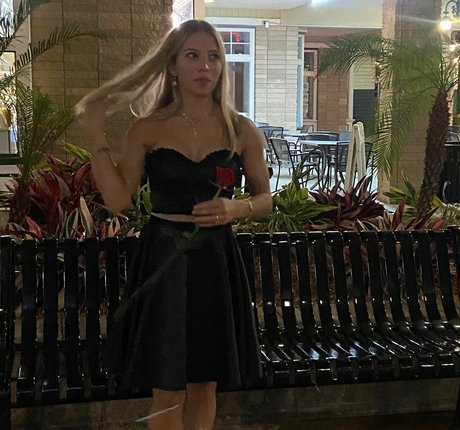 Isabella DuCharme model hot image