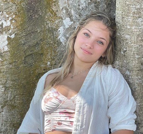 Isabella DuCharme naked star pics