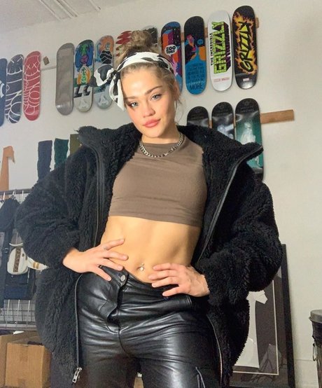 Laney DeGrasse pornstar naked picture