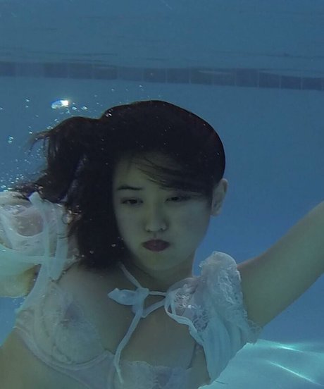 Lydia Ren exclusive actress pic