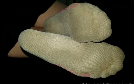 calieyesnthiccthighs free model pics