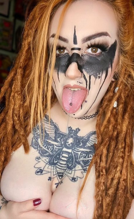 lolly dreadful art model img