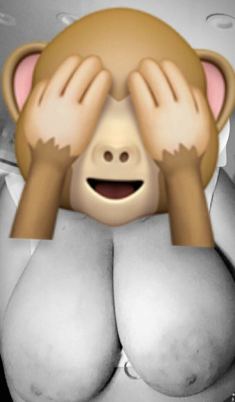 lightskin onlyfans sexy photo