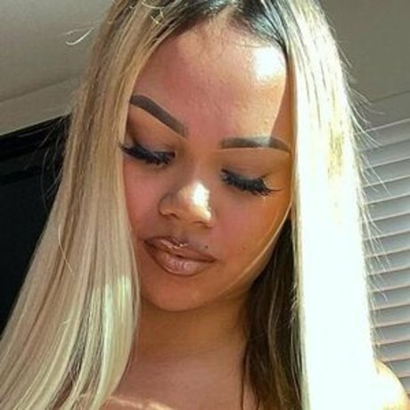 saige y model nice picture